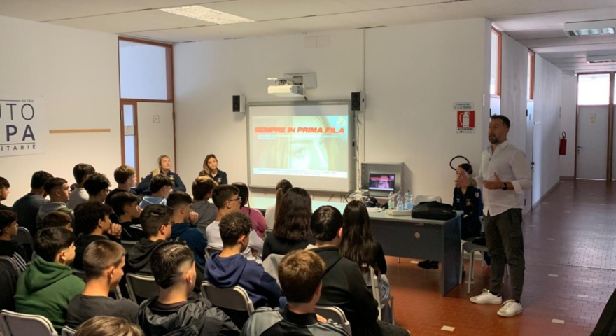 Un incontro nelle scuole Un incontro nelle scuole